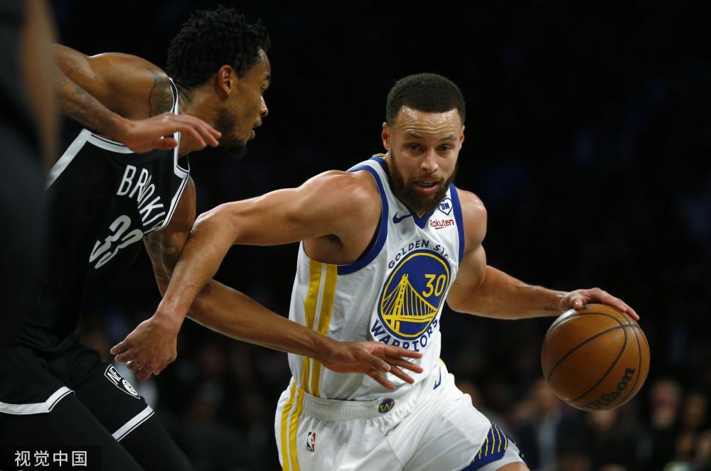 他抵达洛杉 他抵达洛杉