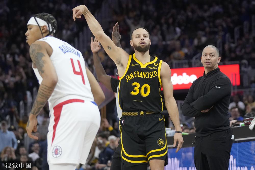 资格审核机 资格审核机