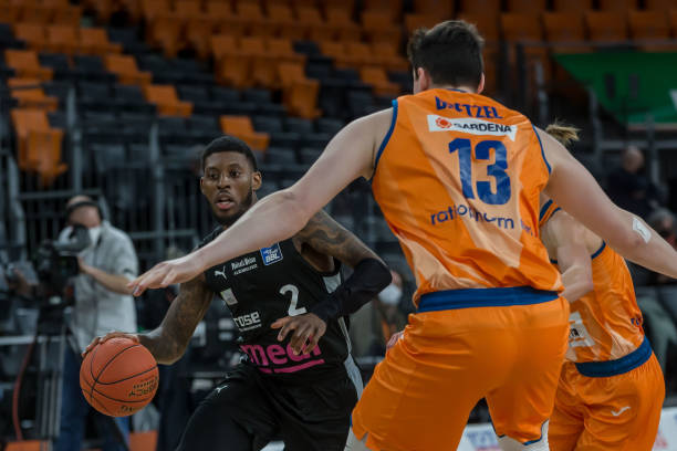 球界对他贡 球界对他贡