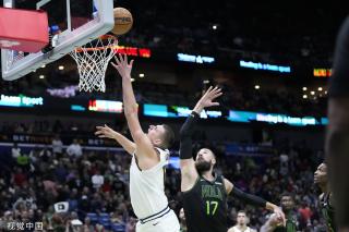 通过专注于 通过专注于