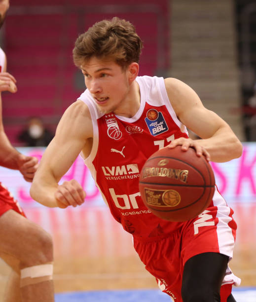 场合中展现 场合中展现